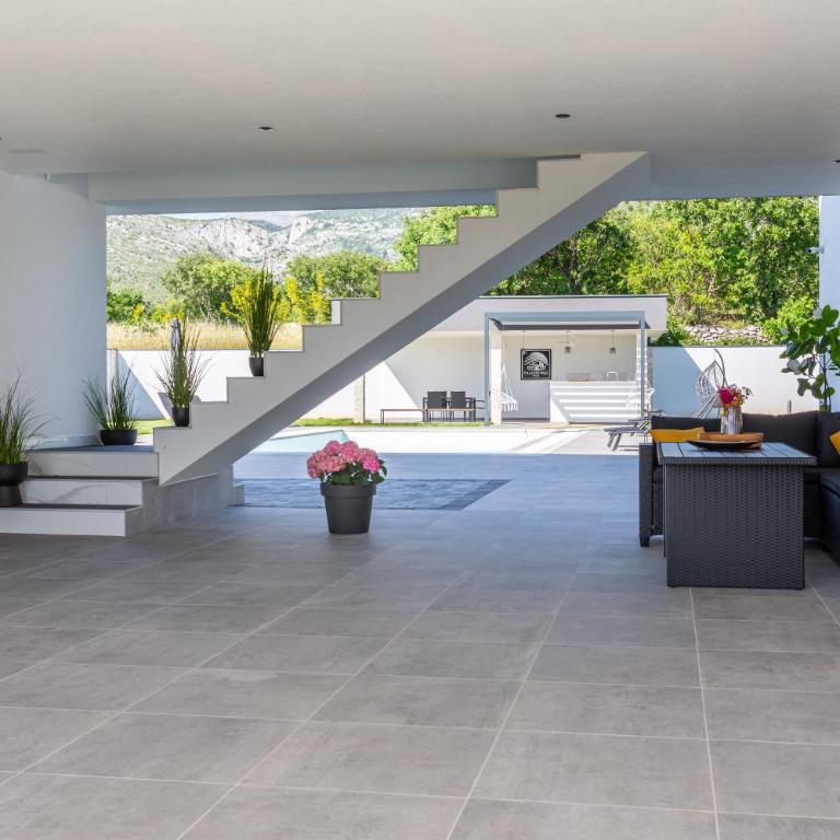 Villa One Wall - Three-Bedroom Villa - 31