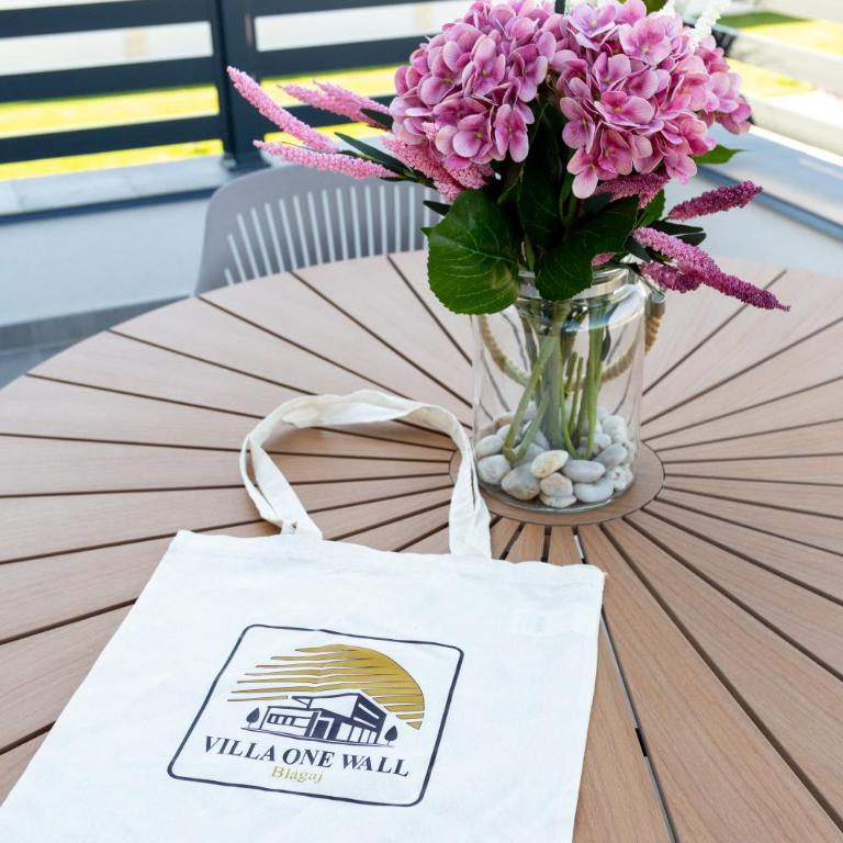 Villa One Wall - Three-Bedroom Villa - 32