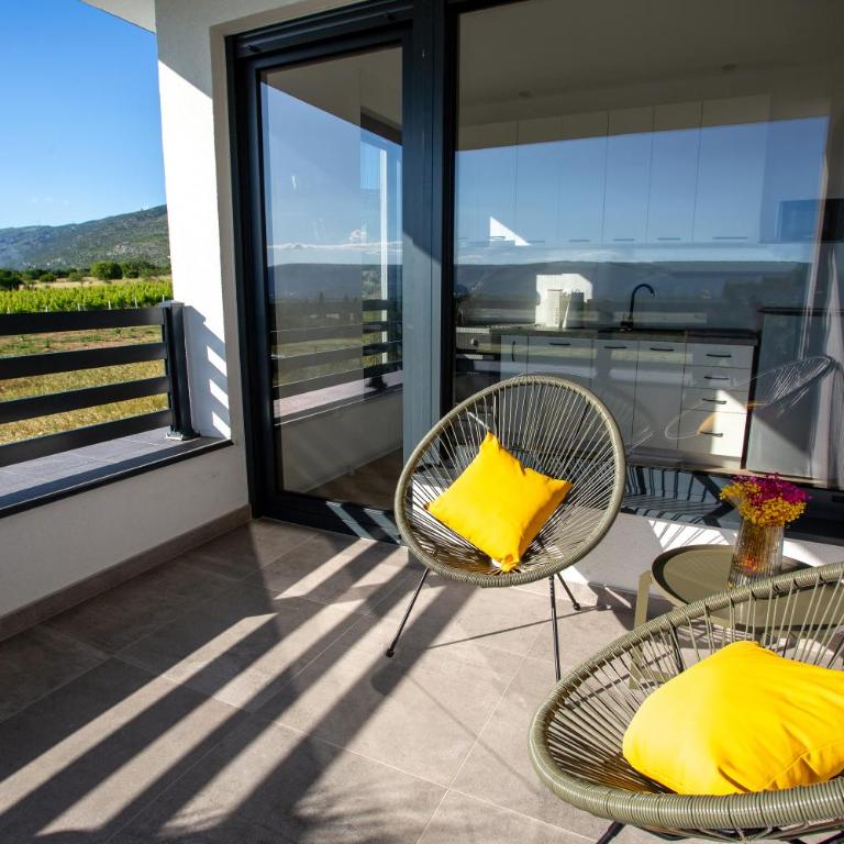 Villa One Wall - Three-Bedroom Villa - 39