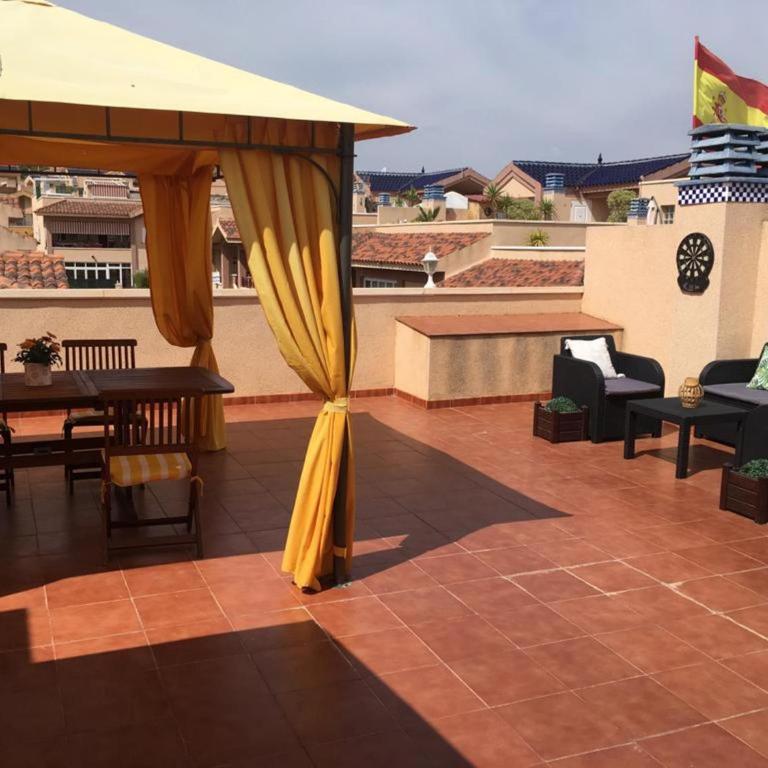 Apartamento con gran azotea y piscina R71 by Novadesta - Two-Bedroom Apartment with Terrace - 1