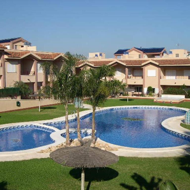 Apartamento con gran azotea y piscina R71 by Novadesta - Two-Bedroom Apartment with Terrace - 2