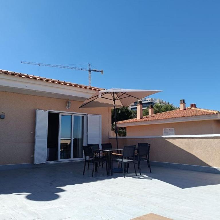 Casa con cálida terraza y piscina R76 by Novadesta - Three-Bedroom House - 5