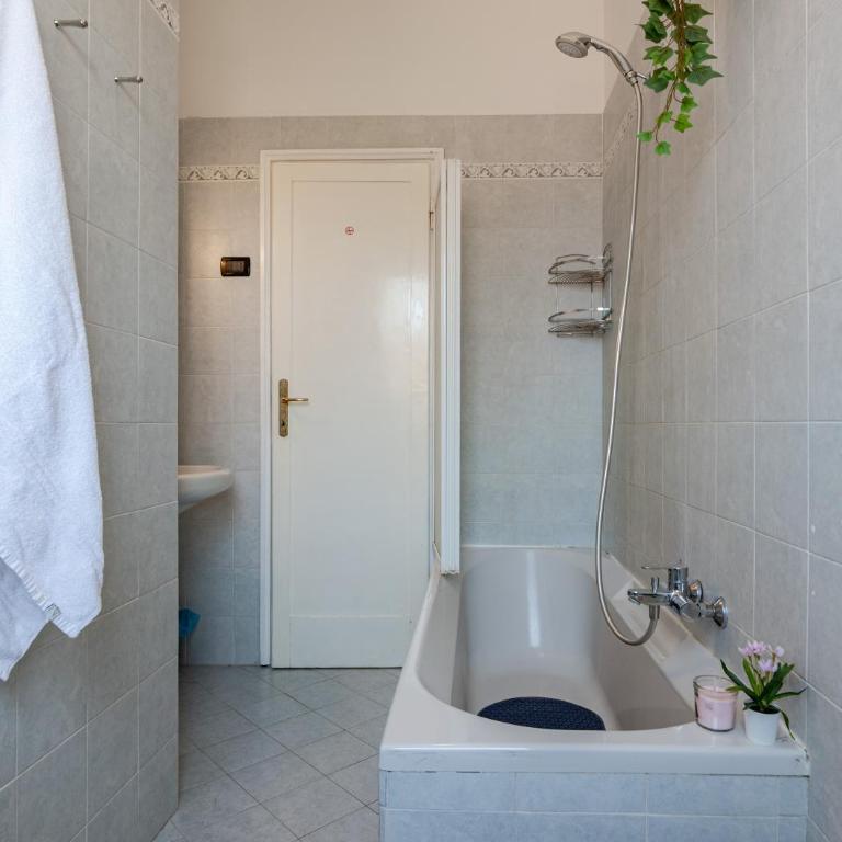 brg dx- Attico terrazza vista panoramica Lungarni Pisani - Appartamento con 2 Camere da Letto - 34