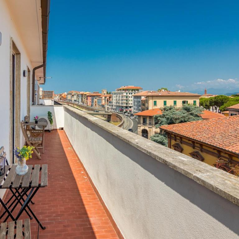 brg dx- Attico terrazza vista panoramica Lungarni Pisani - Appartamento con 2 Camere da Letto - 2