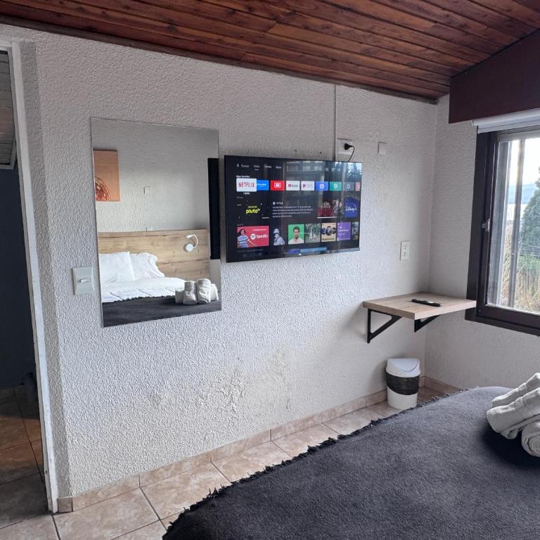 Rolando Beds - Family Room with Private Bathroom - 9