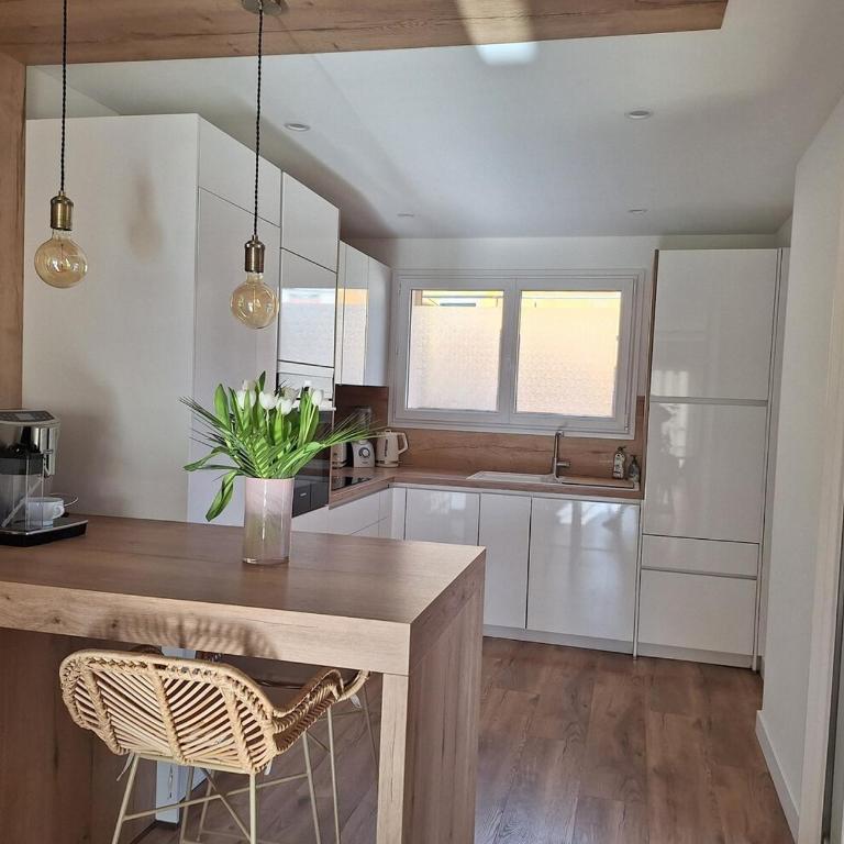 VILLA ETAGE PROCHE BORD DE MER QUARTIER Boulouris - Apartamento de 2 dormitorios - 3