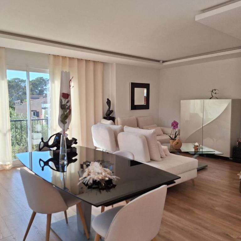 VILLA ETAGE PROCHE BORD DE MER QUARTIER Boulouris - Apartamento de 2 dormitorios - 14