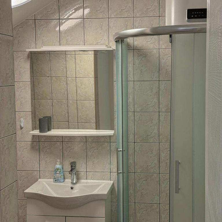 Amora Apartments - FREE parking - Deluxe One-Bedroom Apartment - 8