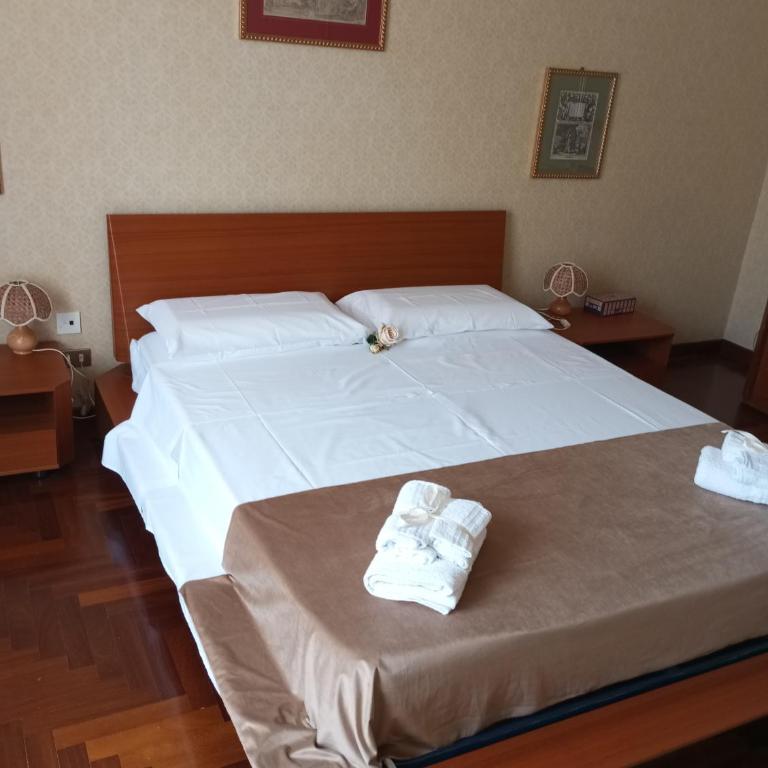 Fardella 75 - Double Room with Shared Bathroom - 5