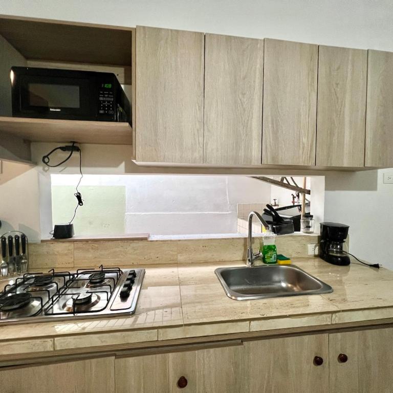 Casa Tradicional Remodelada en Envigado con Patio - Apartamento - 37