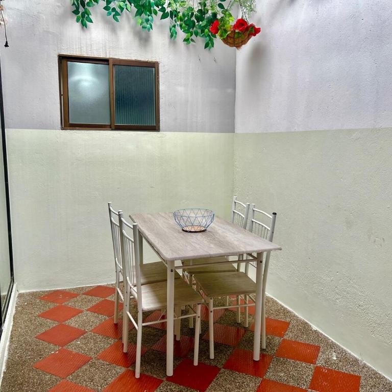 Casa Tradicional Remodelada en Envigado con Patio - Apartamento - 35