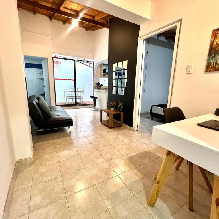 Casa Tradicional Remodelada en Envigado con Patio - Apartamento - 34