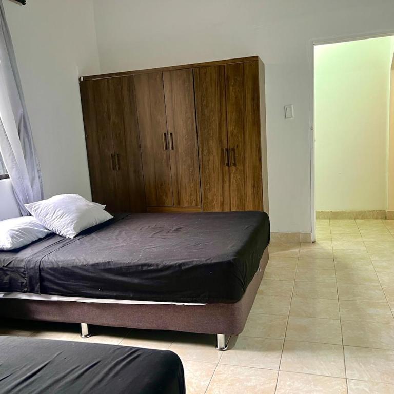 Casa Tradicional Remodelada en Envigado con Patio - Apartamento - 24