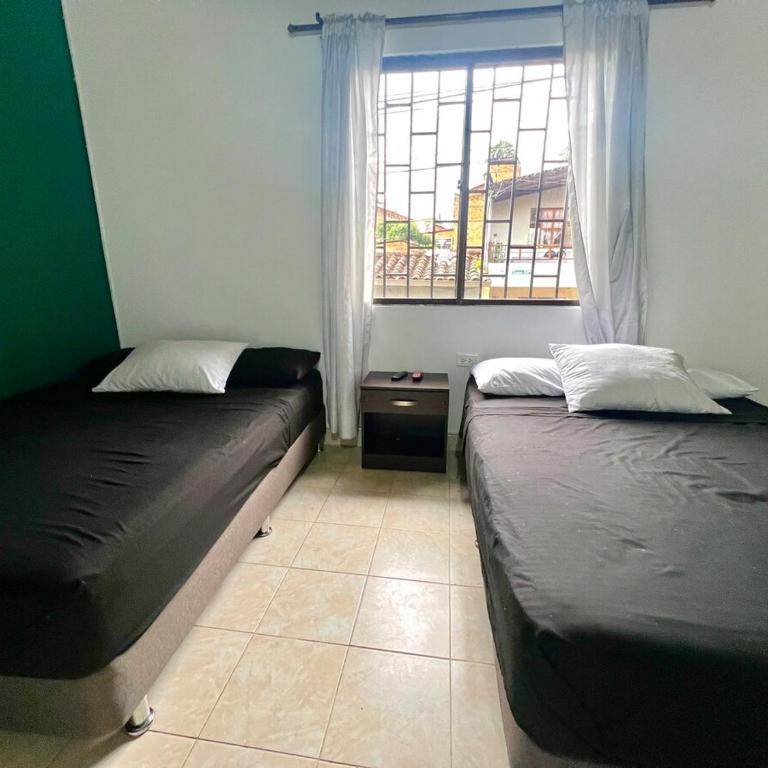 Casa Tradicional Remodelada en Envigado con Patio - Apartamento - 23