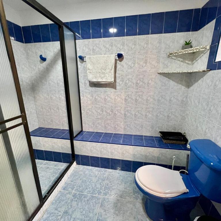 Casa Tradicional Remodelada en Envigado con Patio - Apartamento - 15