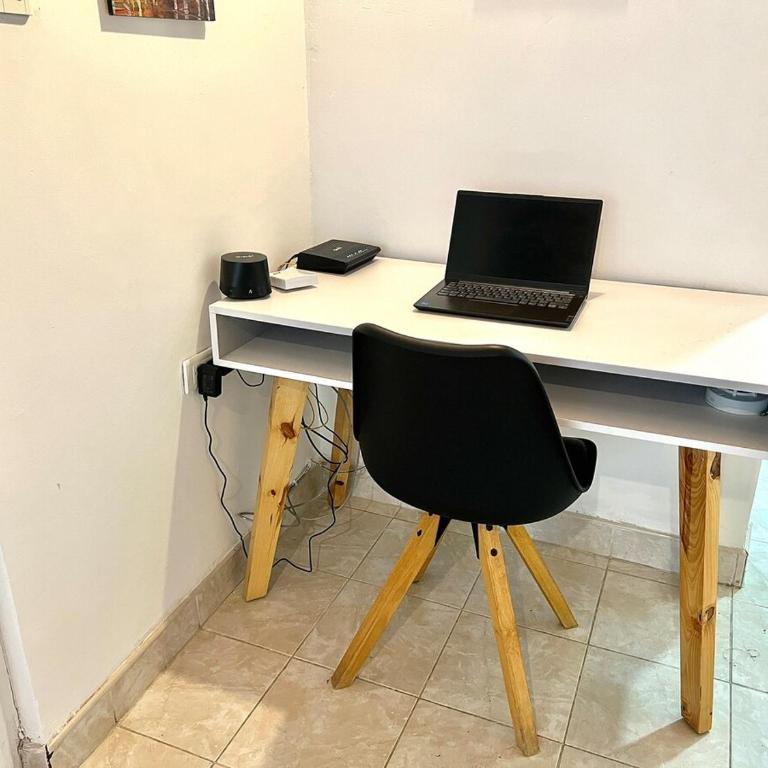 Casa Tradicional Remodelada en Envigado con Patio - Apartamento - 7