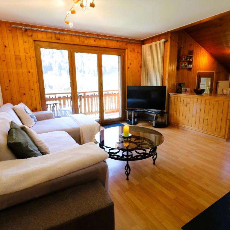 Le Chamois 35 - Appartement 6 personnes Evolene - Three-Bedroom Apartment with Balcony - 1