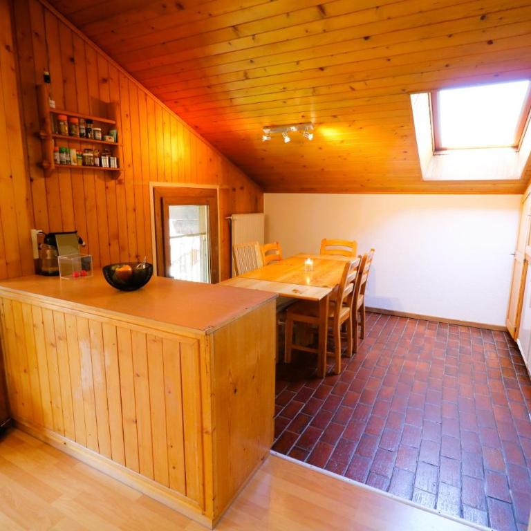 Le Chamois 35 - Appartement 6 personnes Evolene - Three-Bedroom Apartment with Balcony - 2