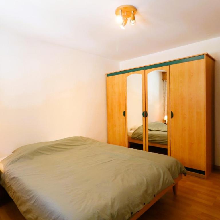 Le Chamois 35 - Appartement 6 personnes Evolene - Three-Bedroom Apartment with Balcony - 3