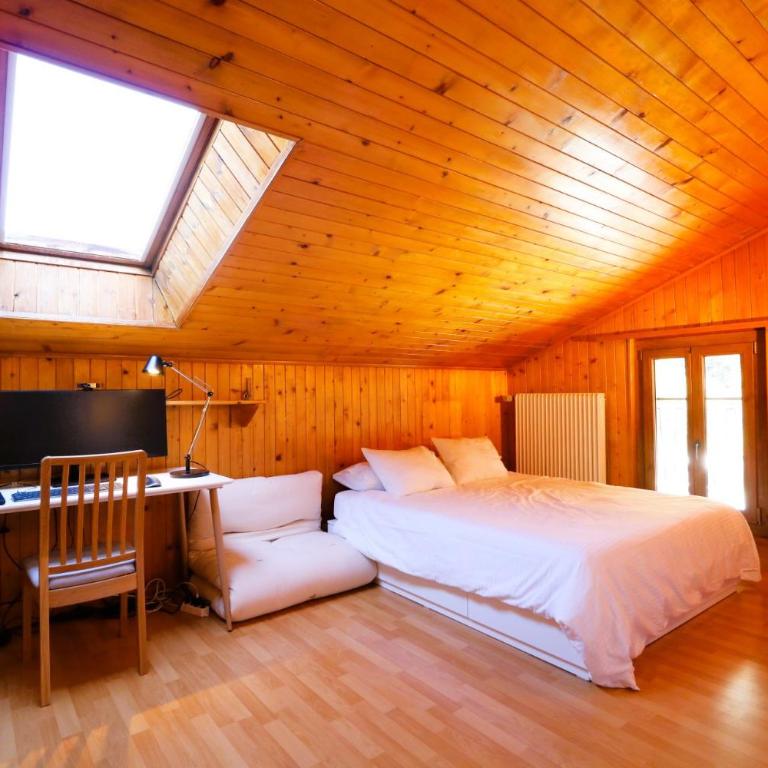 Le Chamois 35 - Appartement 6 personnes Evolene - Three-Bedroom Apartment with Balcony - 4