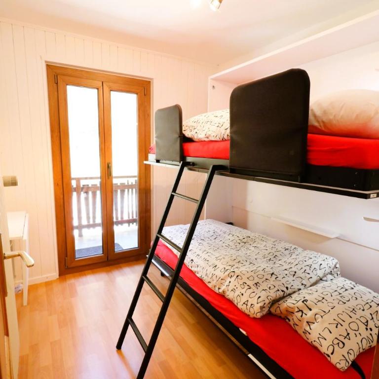 Le Chamois 35 - Appartement 6 personnes Evolene - Three-Bedroom Apartment with Balcony - 5
