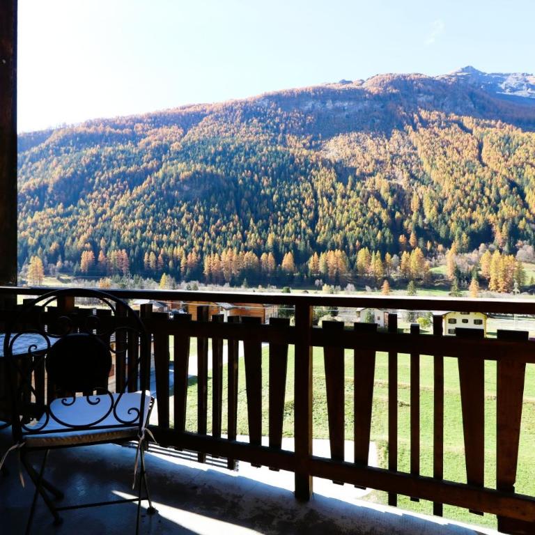 Le Chamois 35 - Appartement 6 personnes Evolene - Three-Bedroom Apartment with Balcony - 10