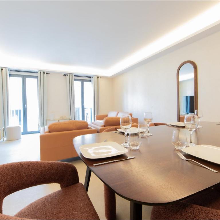 Hôtel Particulier Marceau - Central Cannes - New - Walk to La Croisette - EPSILON -Three-Bedroom Suite with balcony - 3