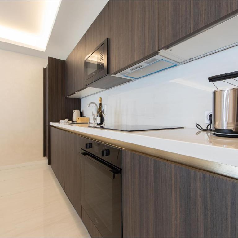 Hôtel Particulier Marceau - Central Cannes - New - Walk to La Croisette - NAOS - Three-Bedroom Suite with balcony - 3