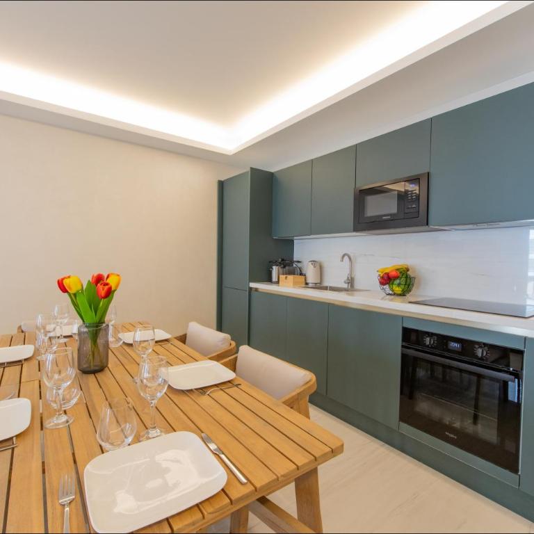 Hôtel Particulier Marceau - Central Cannes - New - Walk to La Croisette - SIRIUS - Three-Bedroom Suite - 8