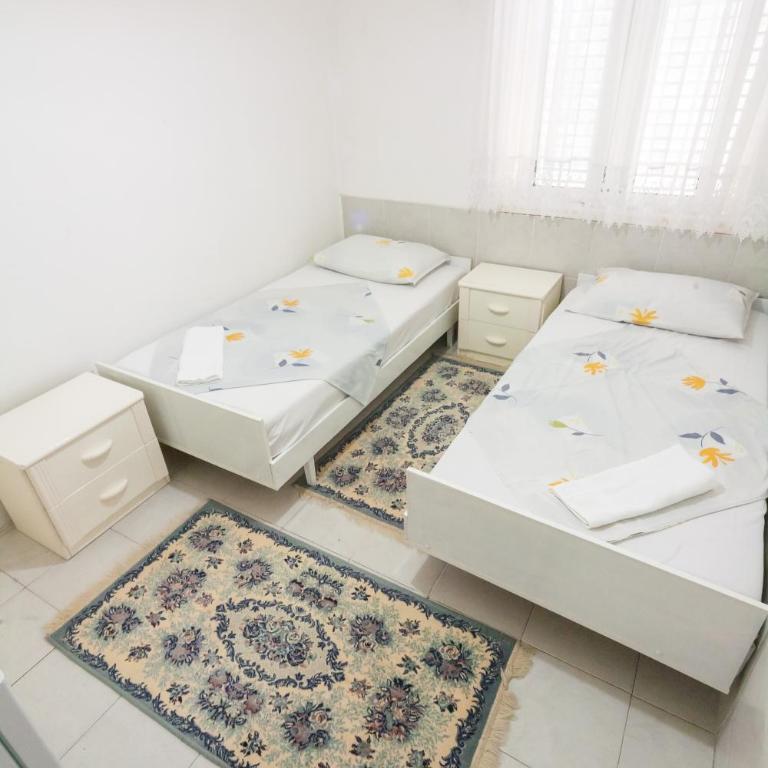 Rooms Molabeciri - Dvokrevetna Soba sa Zasebnim Krevetima i Zajedničkim Kupatilom - 9