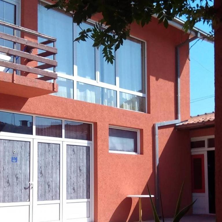 Prenociste Ruza - Eight-Bedroom House - 6