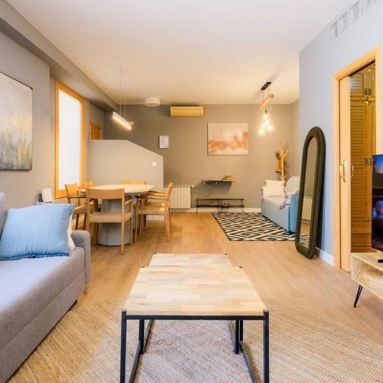 Ático Alfonso | Amplio Céntrico Renovado | 10 Pax - Apartamento de 2 dormitorios - 35