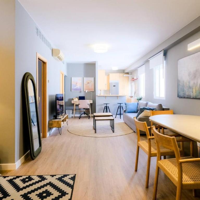 Ático Alfonso | Amplio Céntrico Renovado | 10 Pax - Apartamento de 2 dormitorios - 40
