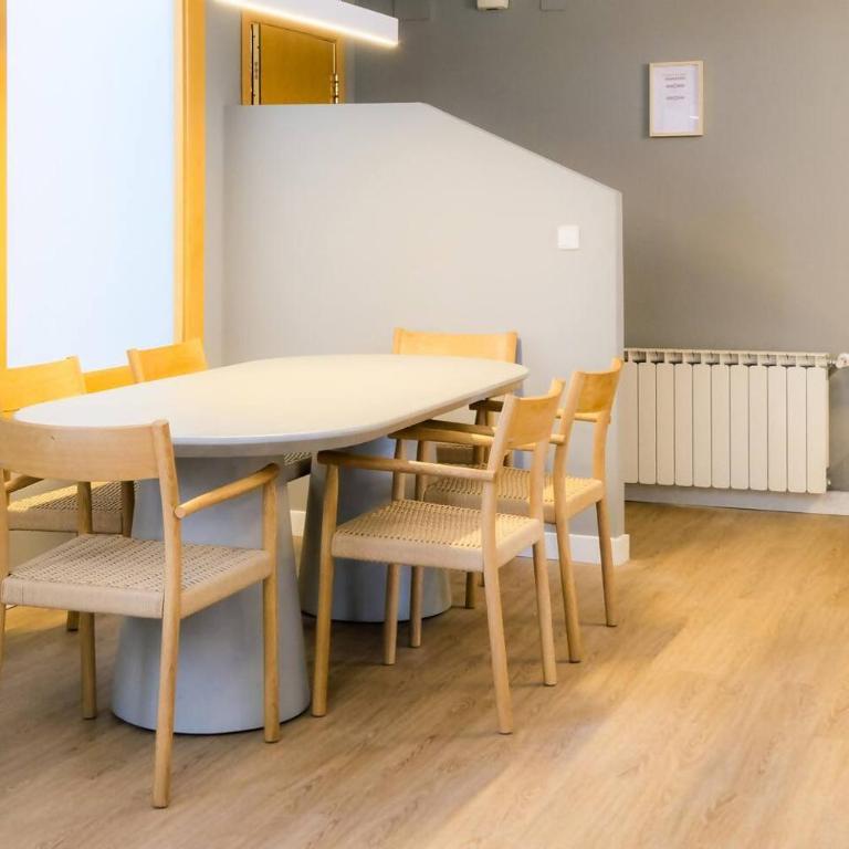 Ático Alfonso | Amplio Céntrico Renovado | 10 Pax - Apartamento de 2 dormitorios - 2