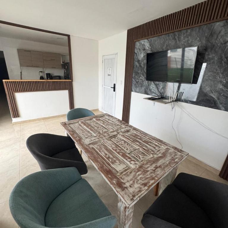 Apartment near the beach and airport - Three-Bedroom Apartment - 7