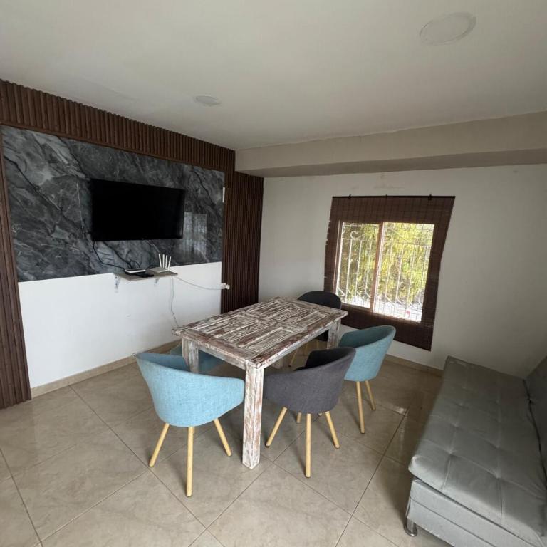 Apartment near the beach and airport - Three-Bedroom Apartment - 9