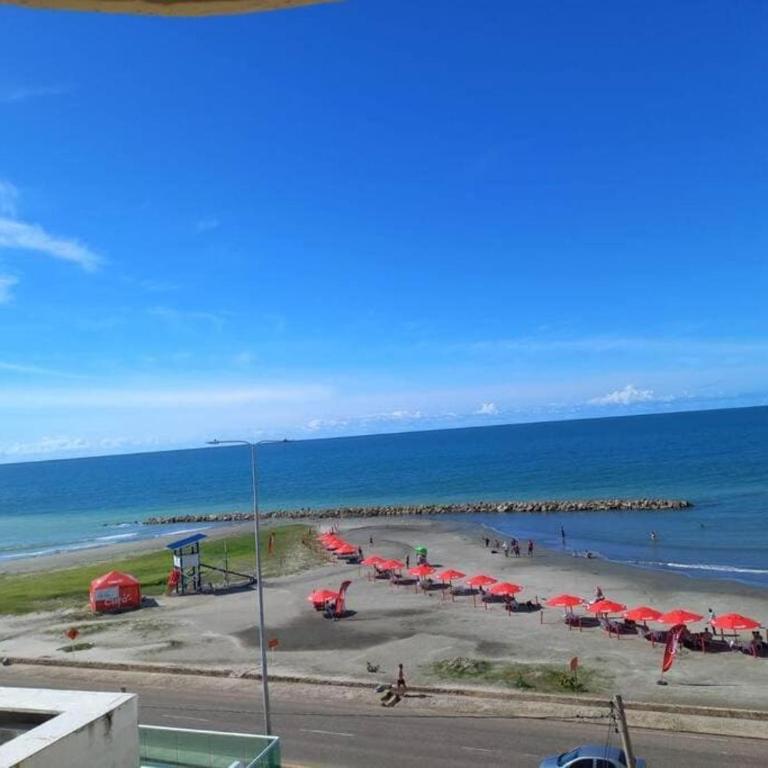 Apartment near the beach and airport - Three-Bedroom Apartment - 11
