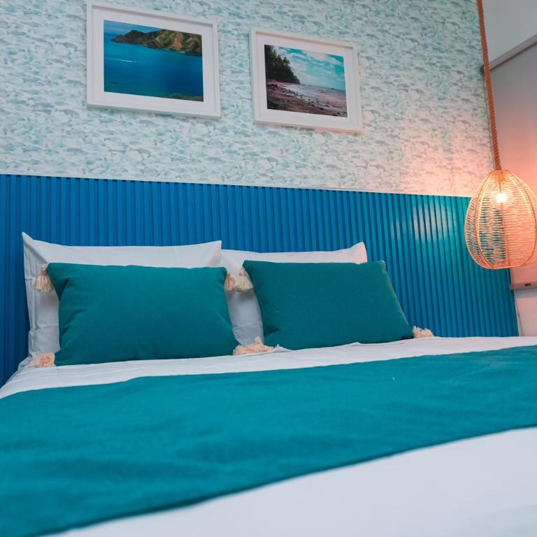 Miramar - Three-Bedroom Apartment - 3