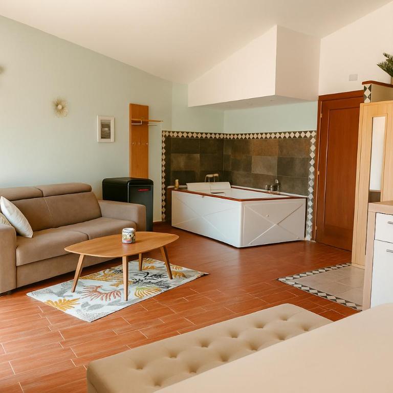 Las Cicas - King Room with Spa Bath - 9