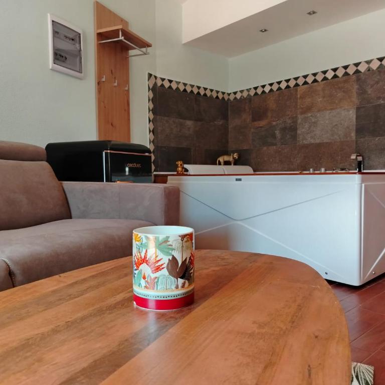 Las Cicas - King Room with Spa Bath - 8