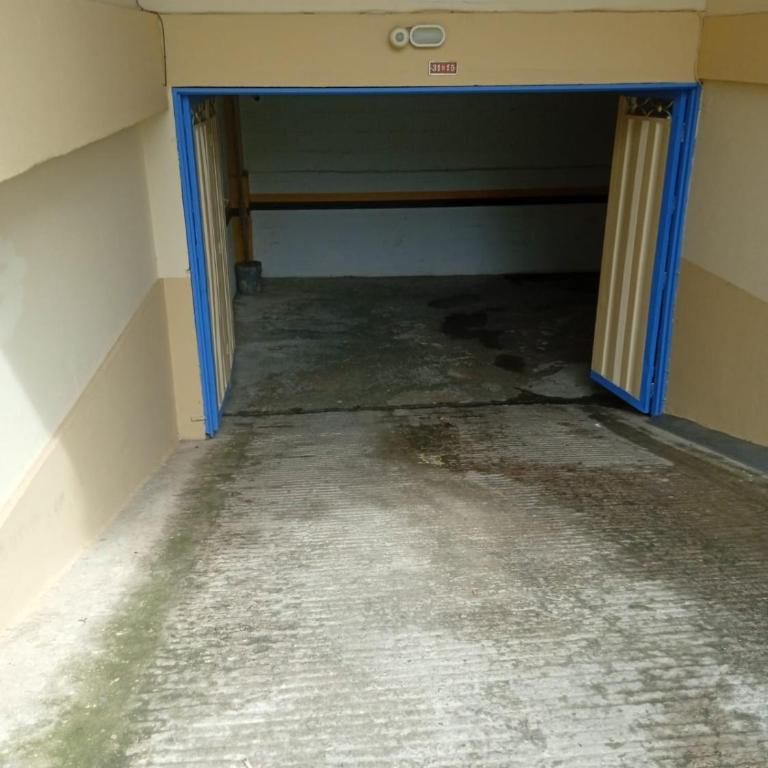 Comodo apartamento 2-2 - Parqueo cubierto para 1 carro - En el corazón de Guatape - Two-Bedroom Apartment with Balcony - 18