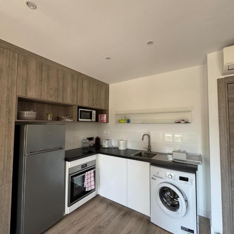 14484 deux pièces élégant et central - Appartement - 15