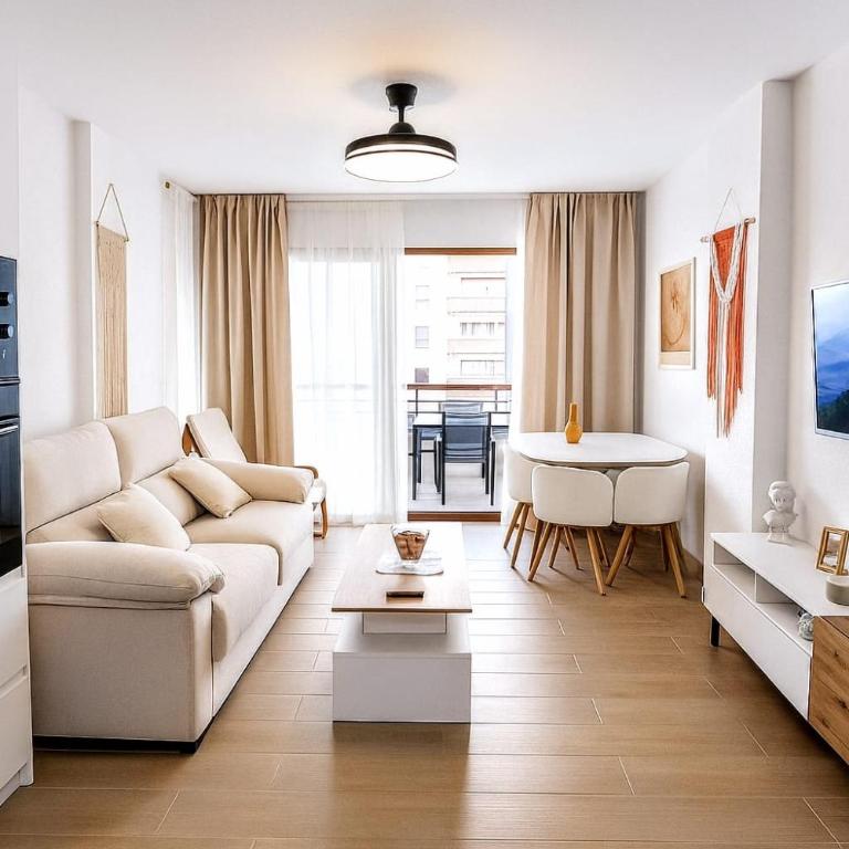 Apartamento "Casa Montes" con Piscina, Wifi y Parking Gratis! - Apartamento de 2 dormitorios con terraza y vistas al mar - 5