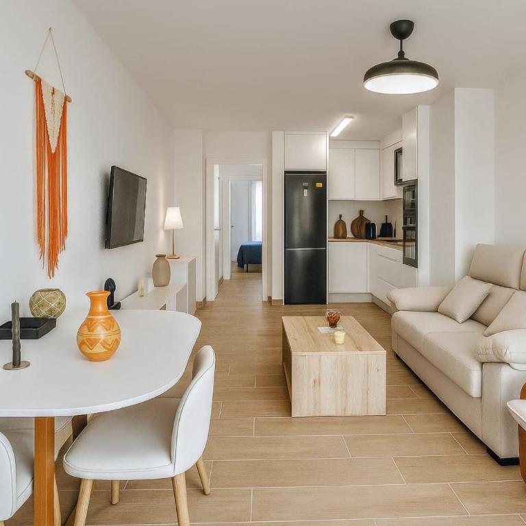 Apartamento "Casa Montes" con Piscina, Wifi y Parking Gratis! - Apartamento de 2 dormitorios con terraza y vistas al mar - 6
