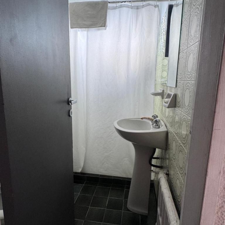 Rolando Beds - Double Room - 7