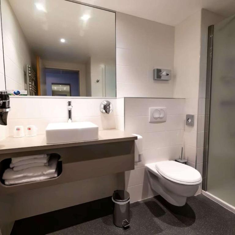 Best Western Eden SPA - Chambre Familiale avec 1 Lit Queen-Size et 1 Lit Superposé - Non-Fumeurs - 2