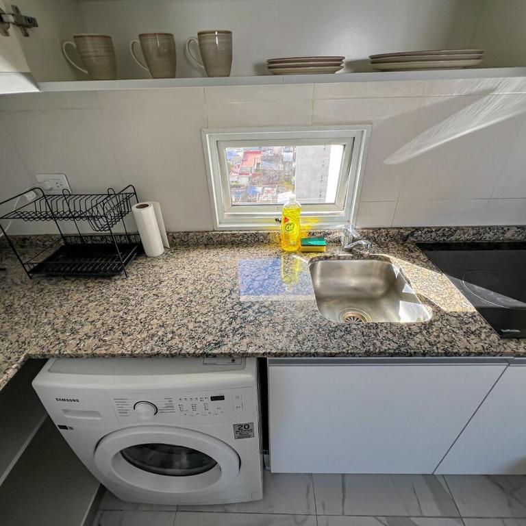 Entire apartment full equiped with balcony and city view - One-Bedroom Apartment - 6