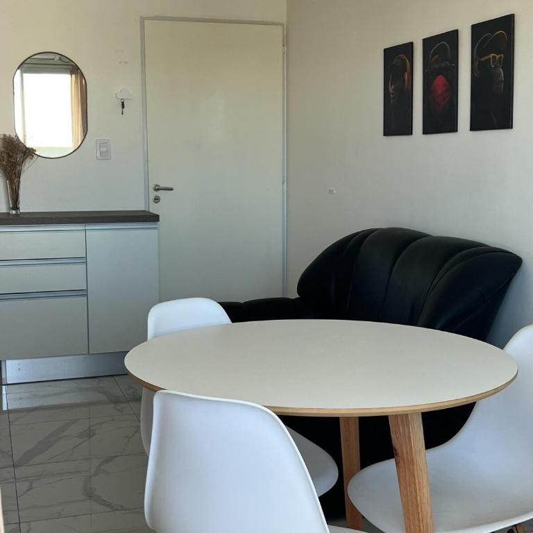 Entire apartment full equiped with balcony and city view - One-Bedroom Apartment - 14