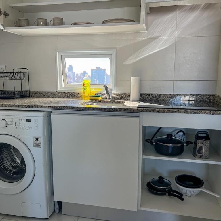 Entire apartment full equiped with balcony and city view - One-Bedroom Apartment - 33