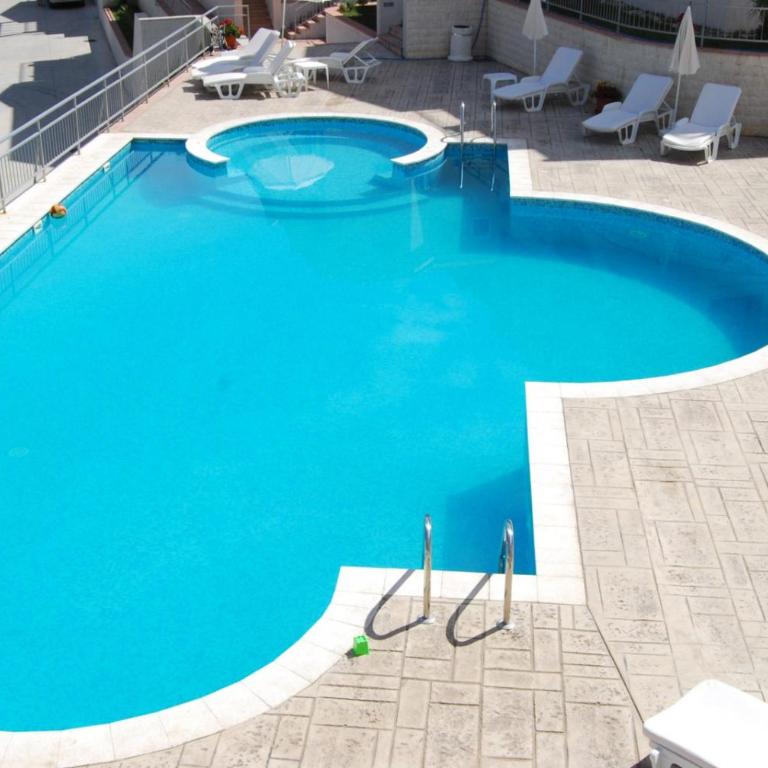 Apartments Vista Muo 2026 NEWLY RENOVATED - Two-Bedroom Apartment with Private Pool - 8